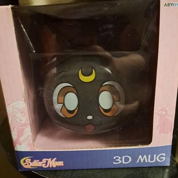 3D Luna Sailor Moon Cup/Mug with lid brand new - Picture 2 of 4
